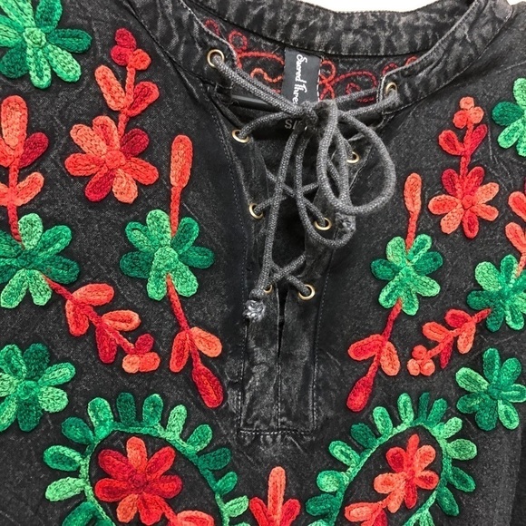 Sacred Threads Womens S/M Black Gray Red Green Boho Artsy - Picture 3 of 7